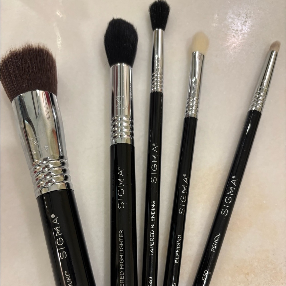 FINAL REDUCTION. Sigma Beauty - Sigma Beauty Most-Wanted Brush Set - 5pc Black. - Picture 6 of 9
